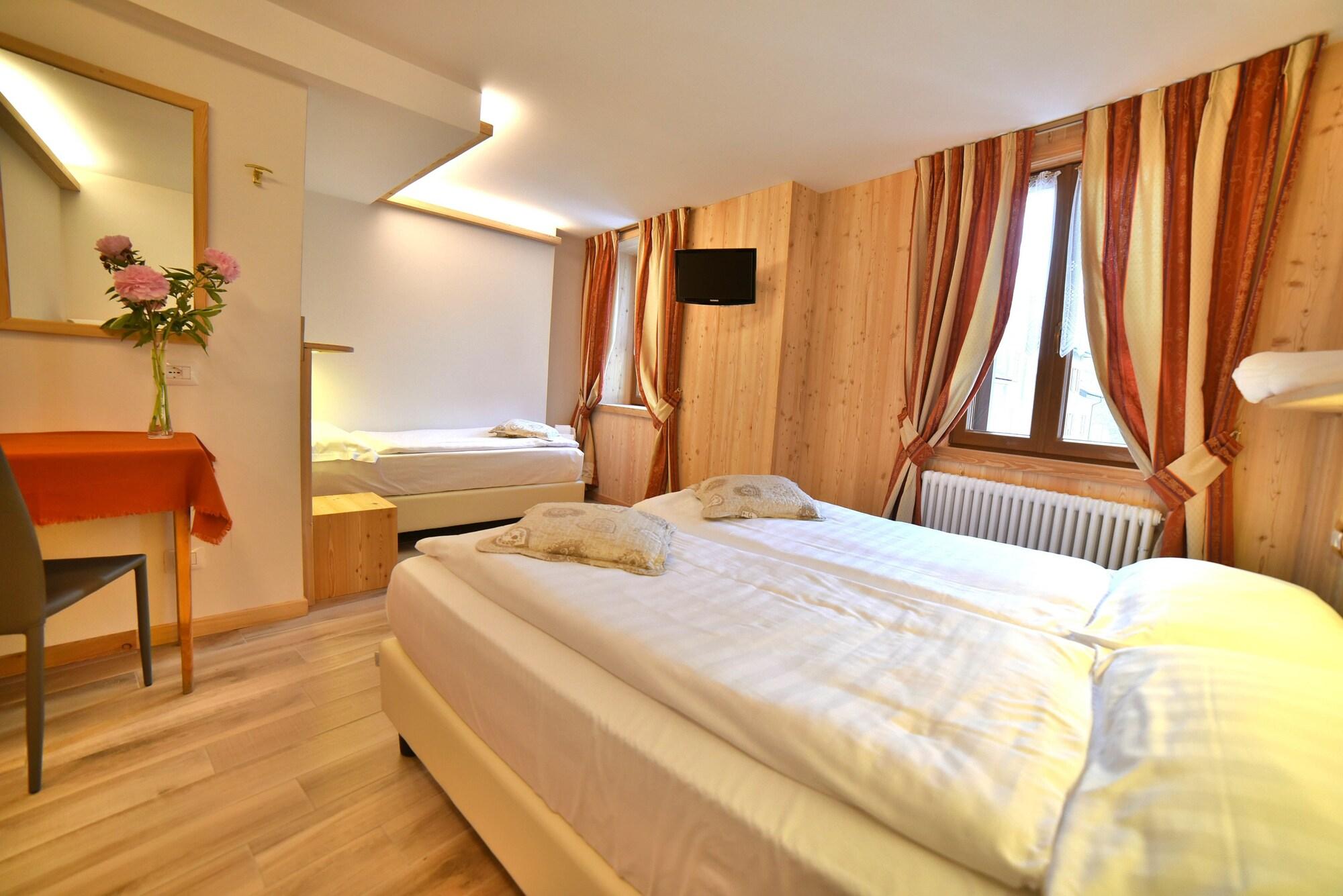 Albergo Stelvio ボルミオ エクステリア 写真